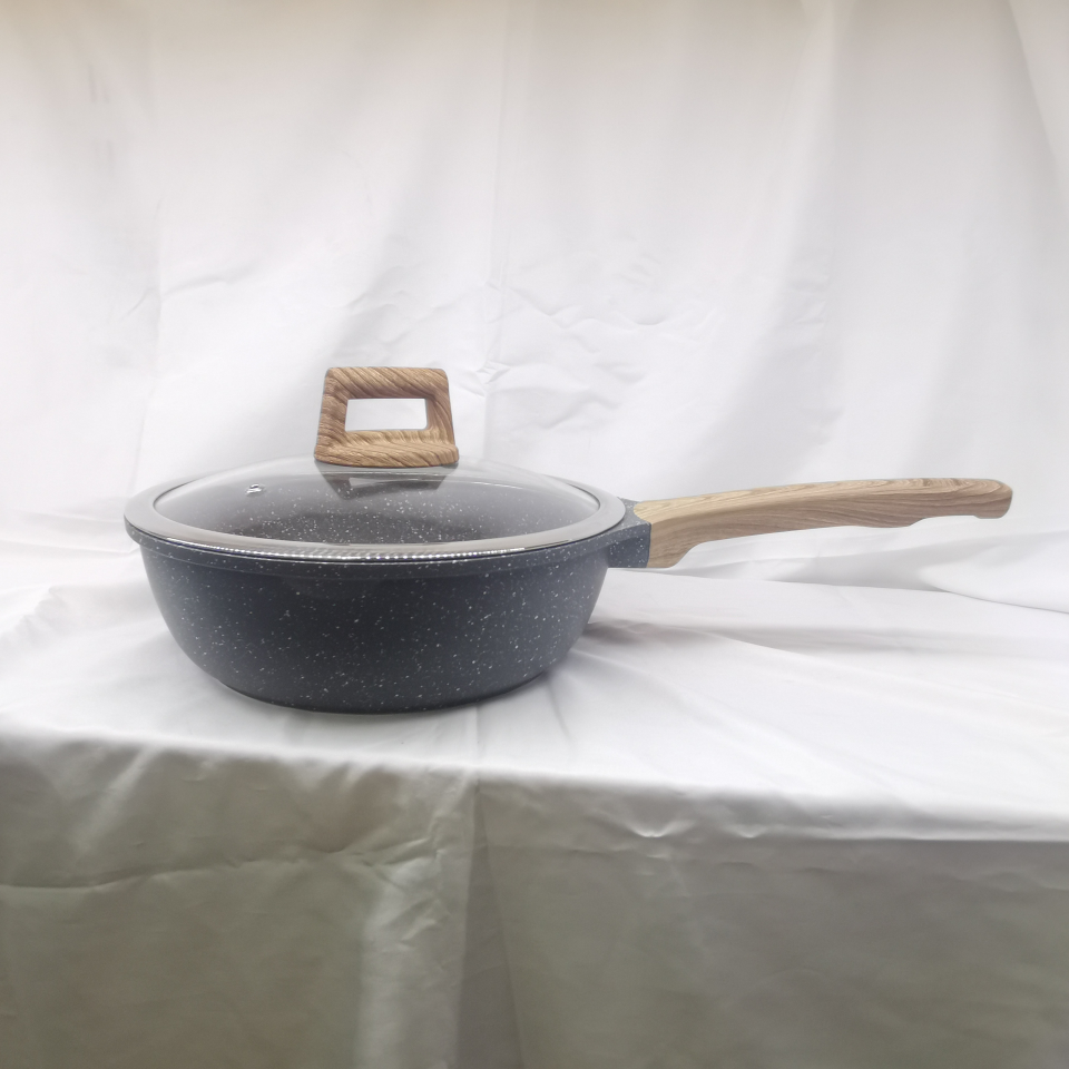 A small apartment with a 24cm frying pan and wok for two people