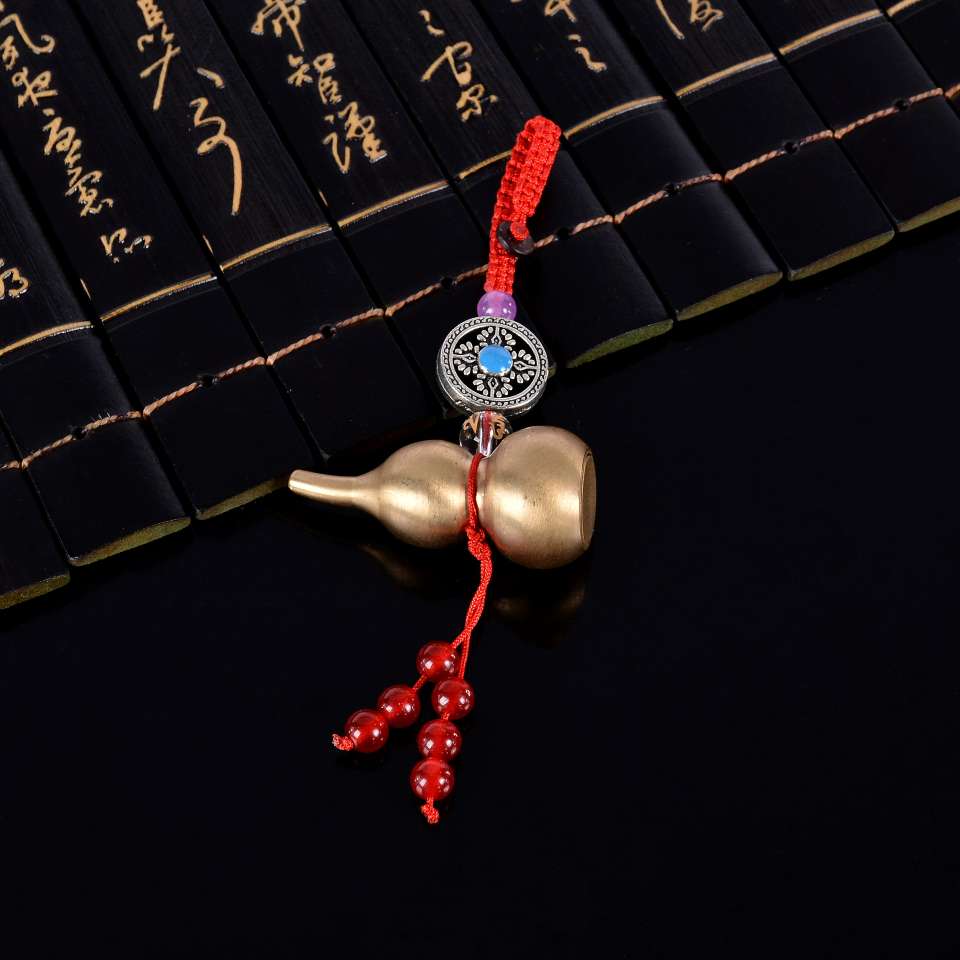 Chinese knot openable copper gourd pendant, gourd Five Emperors coin, car pendant, safety gourd tag, 4.5cm high copper gourd details Picture