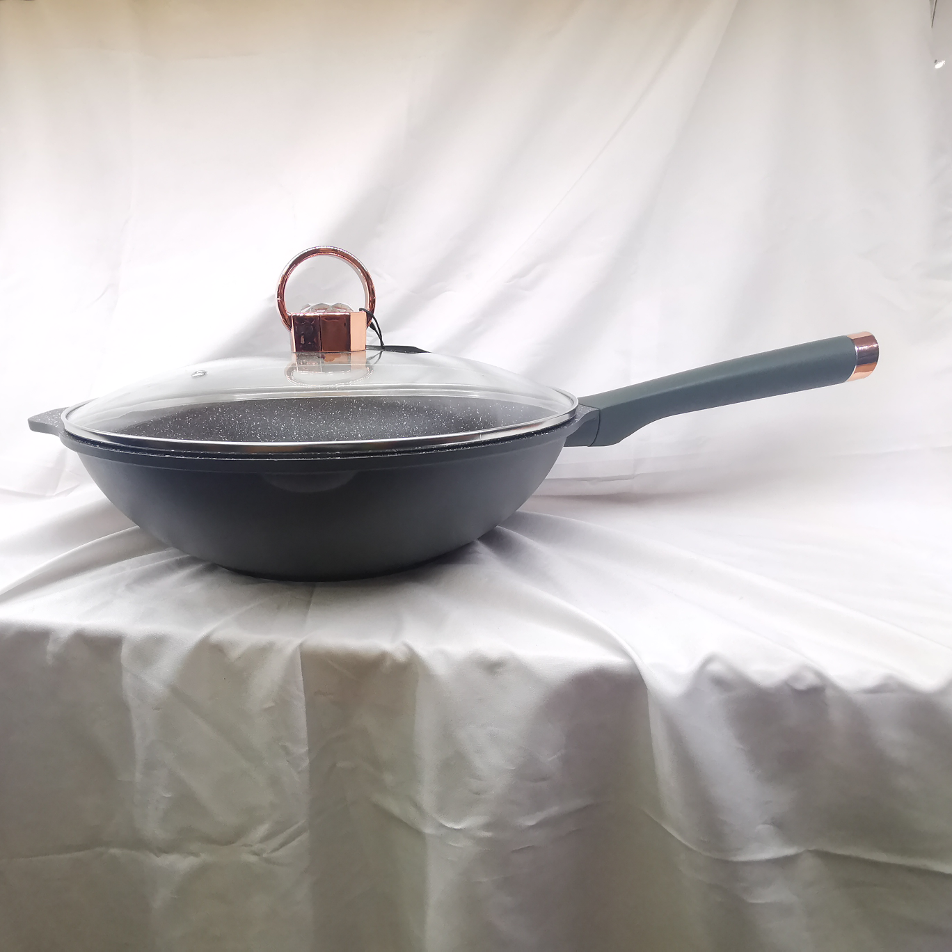 Large-sized tourmaline non-stick wok and easy-to-rinse diamond wok