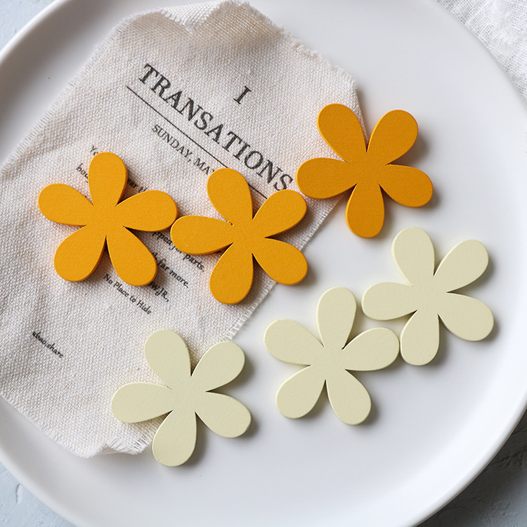 Japanese and Korean style exaggerated wooden large flower earrings, stud accessories, diy handcrafted hair clip accessories materials Specification image