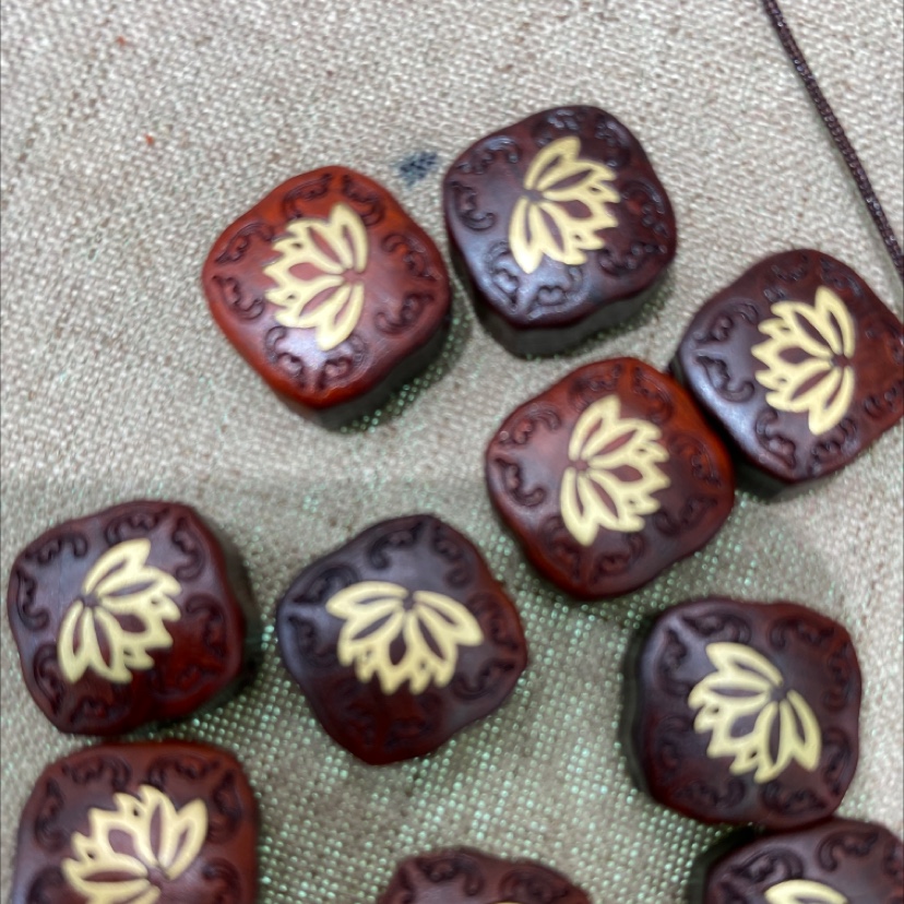 红檀镶黄铜莲花D I Y配饰