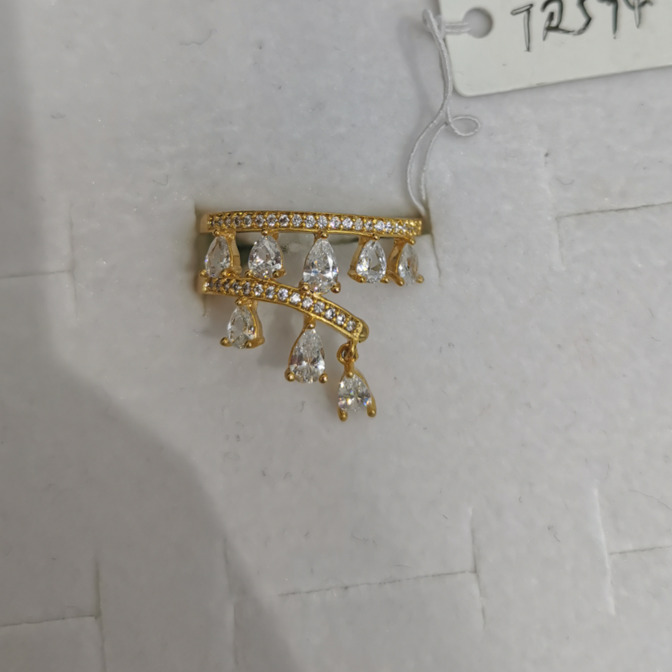 Gold 8 drop ring