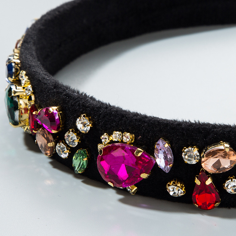 European and American fashion glass diamond-encrusted floral, versatile retro hair band grey Application Scenario