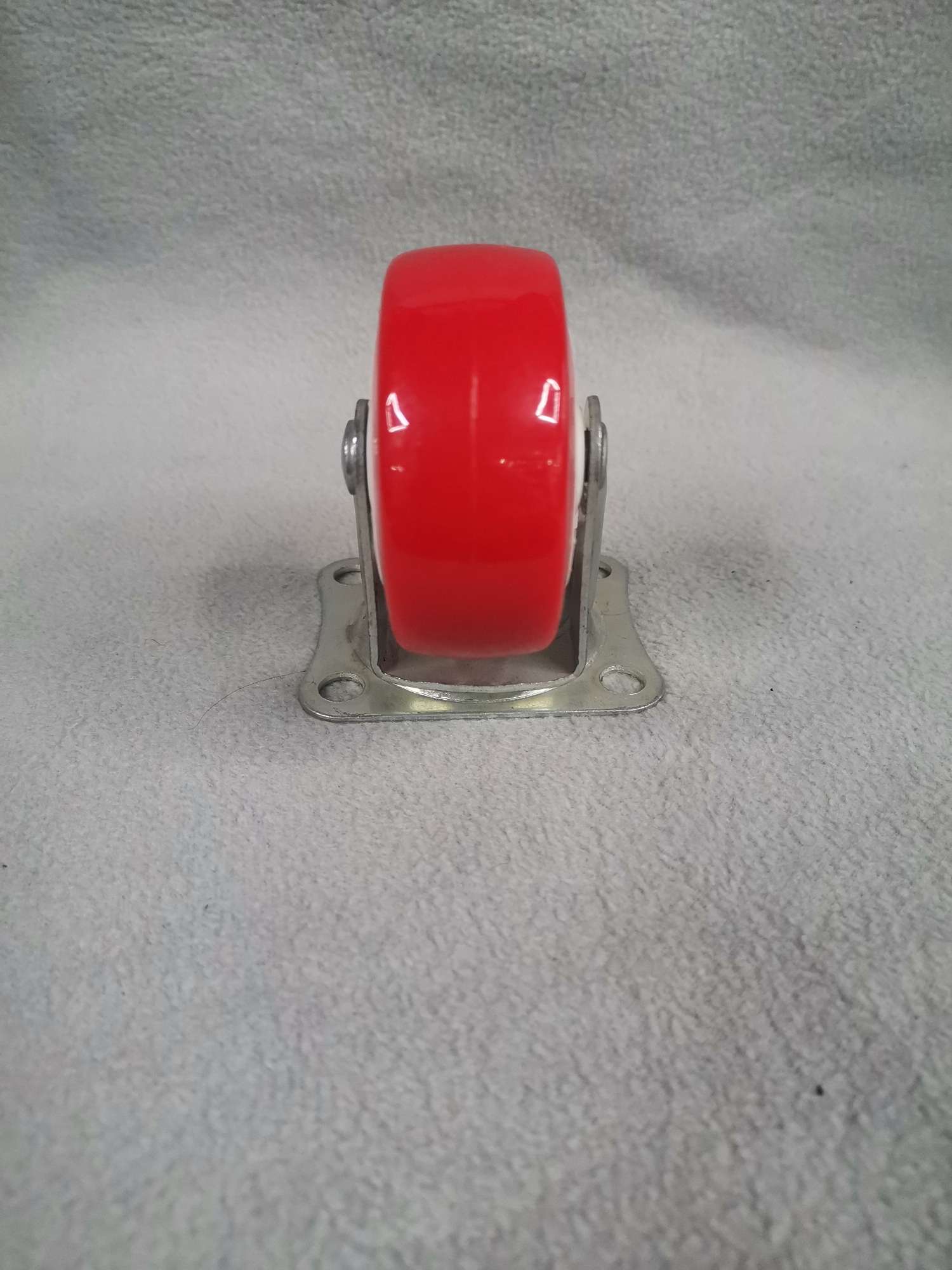 2.5-inch PVC white core red wheel universal wheels Item Picture