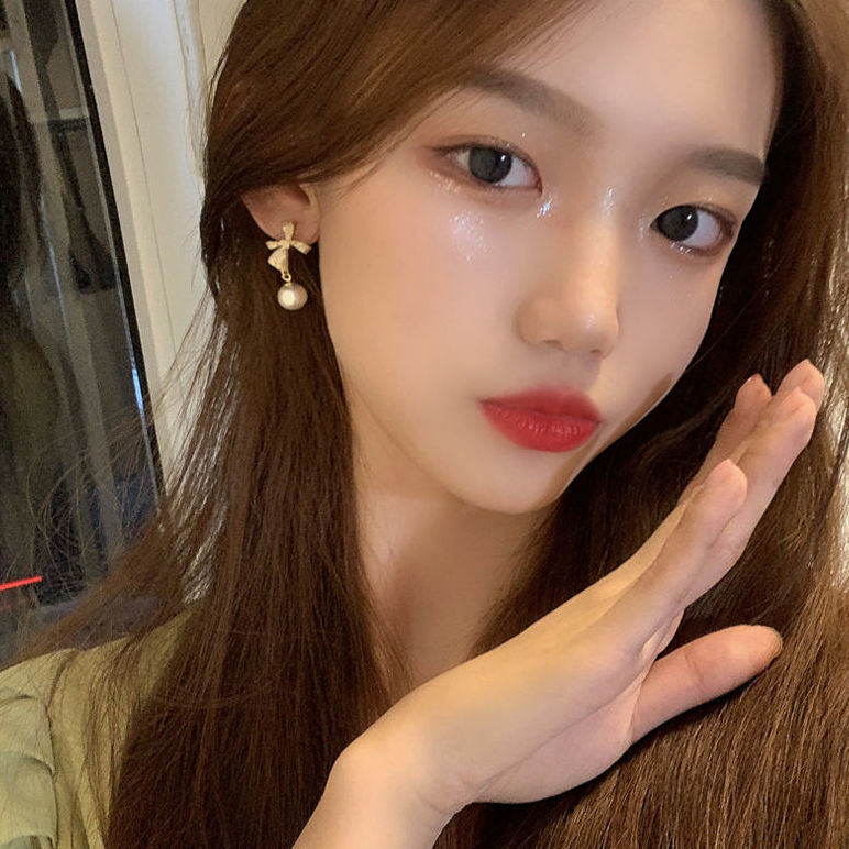 48S925 silver needle, high-end diamond-encrusted bow earrings, Korean style, internet-famous pearl stud earrings, simple and girlish, small and delicate Specification image