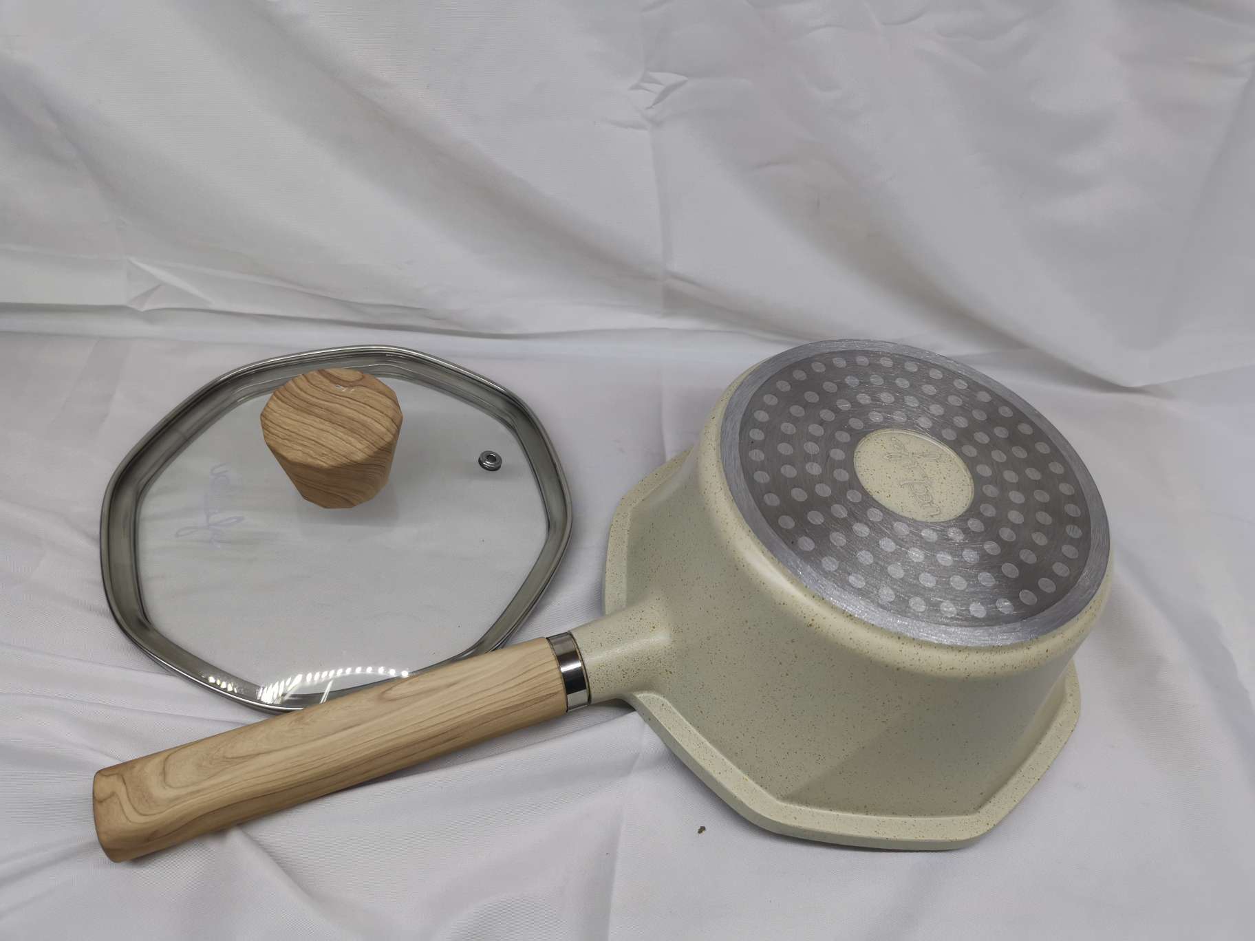 18cm star anise milk pot, high-end white details Picture