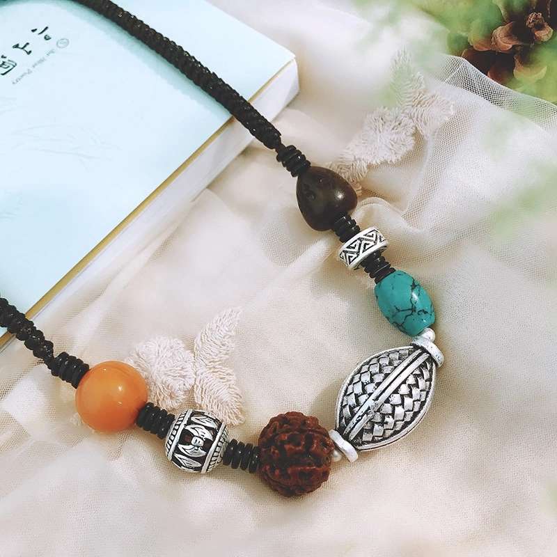 晶珀丽复古仿银饰短款锁骨链女藏银蜜蜡项链毛衣链棉麻配饰挂件产品图