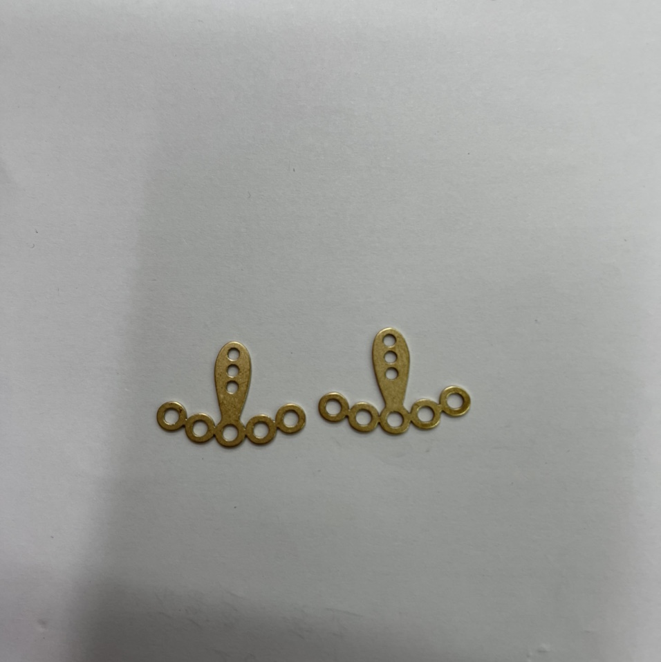 Aotong accessories
Drop earrings accessory
