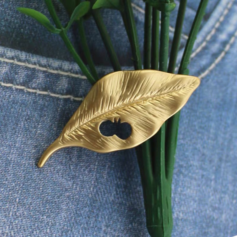 Mist gold leaf pin Japanese-Korean style alloy clothing accessories brooch woman