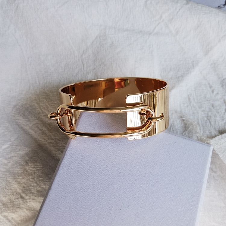 New European style exaggerated metal sweater wide version bracelet simple personality fashion jewelry female bracelet bracelet
