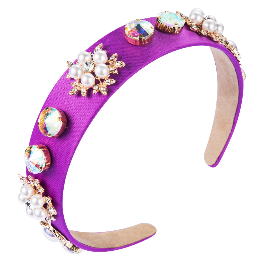 A versatile and elegant casual hairband with full diamonds and gemstones in the European and American trend Specification drawing