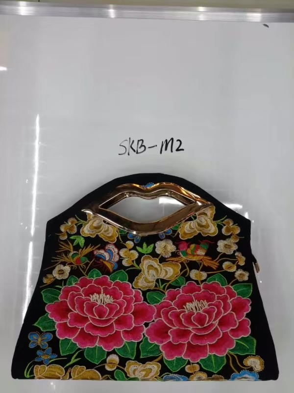 2021民族风刺绣新款绣花👄定型手提包产品图