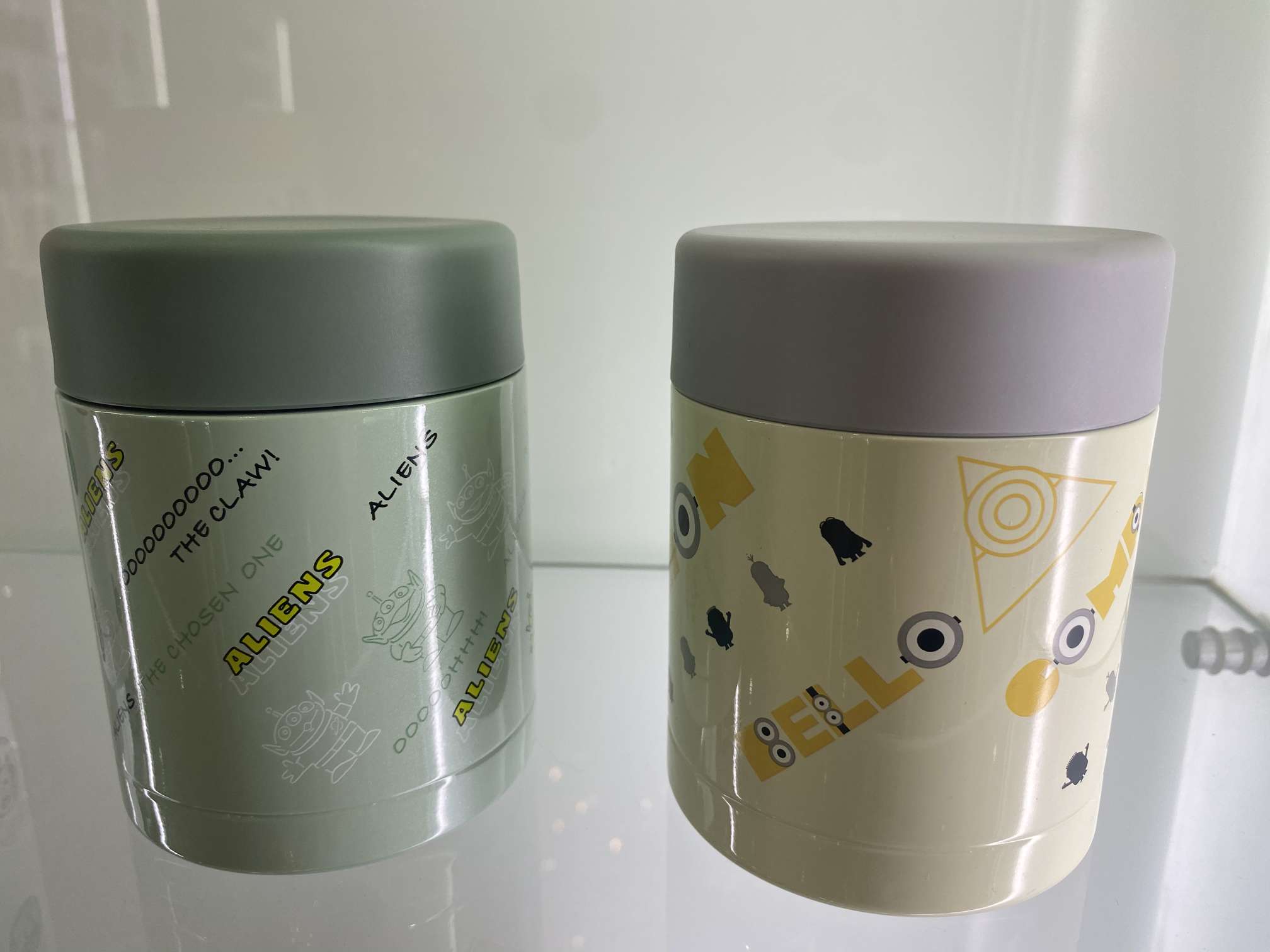 A thermos flask details Picture