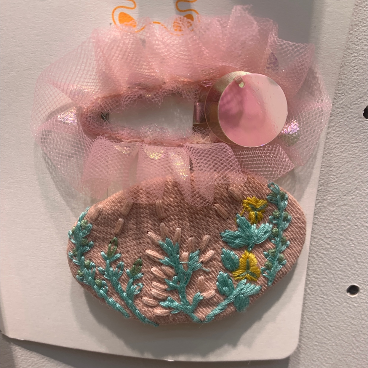 粉色绣花