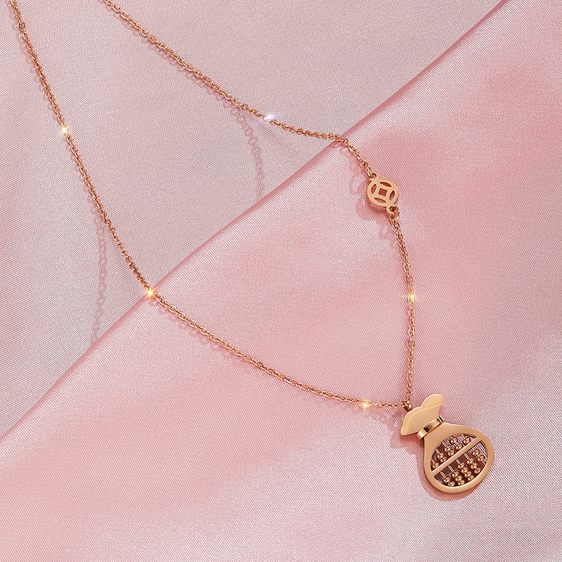 2021 new Internet celebrity necklace summer ladies high-grade light luxury simple wind money bag necklace
