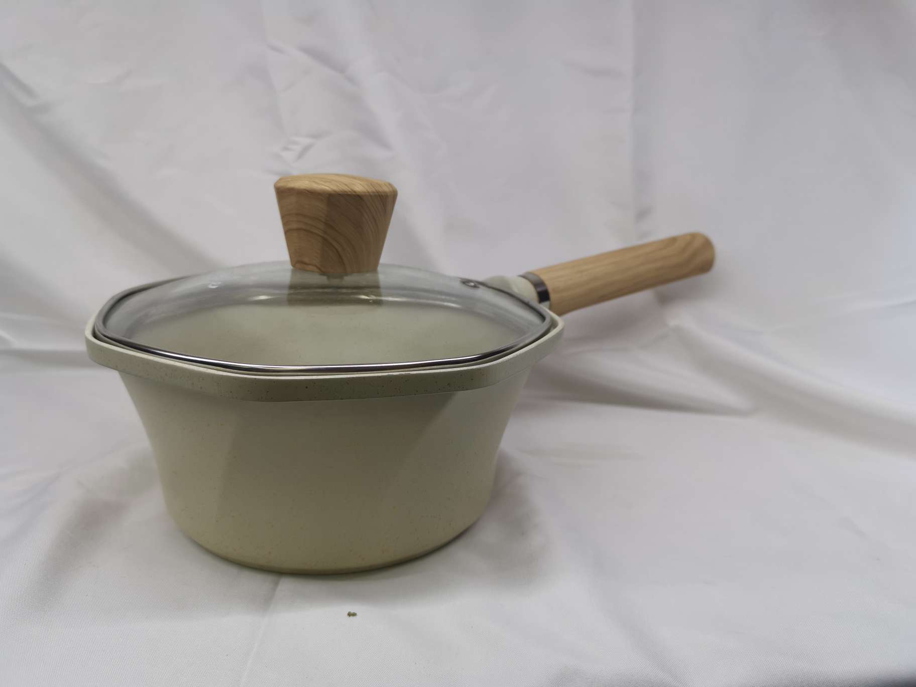 18cm star anise milk pot, high-end white Application Scenario