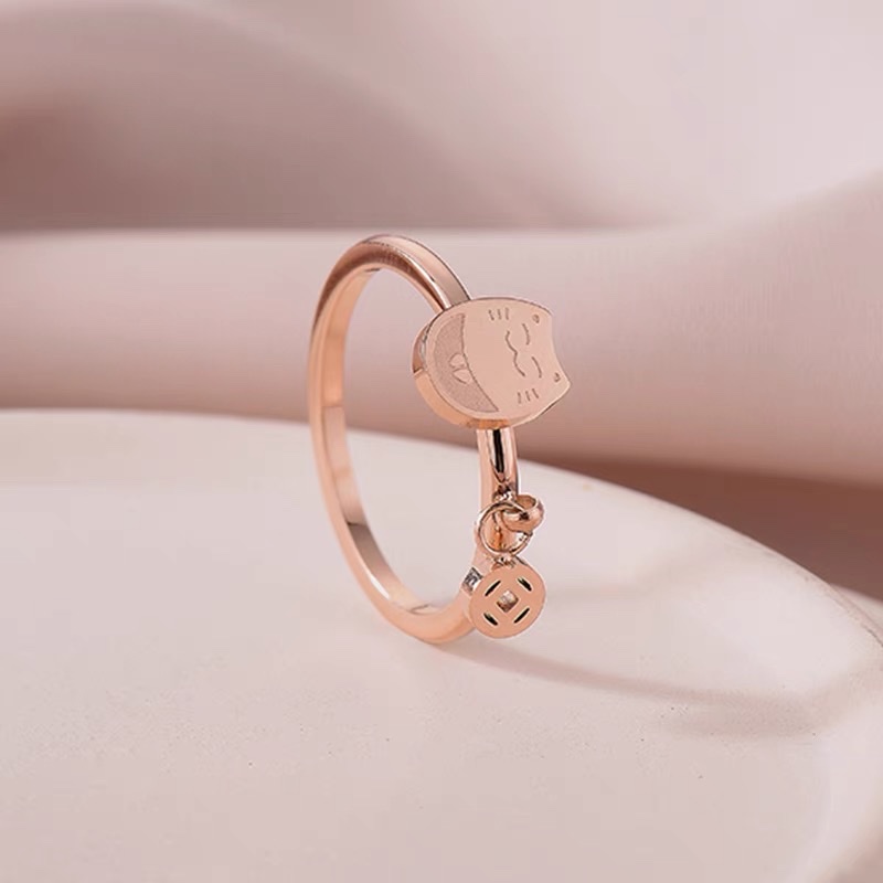 Stainless steel ring, simple and fashionable index finger ring, personalized ring for students Application Scenario
