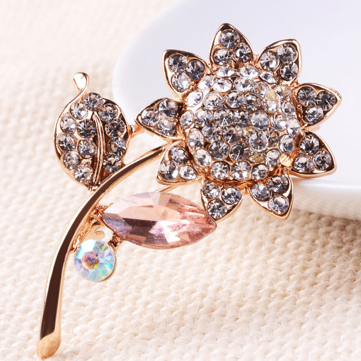 Suit brooch woman Korean blue imitation crystal corsage elegant personality coat pin high-grade atmosphere with accessories woman