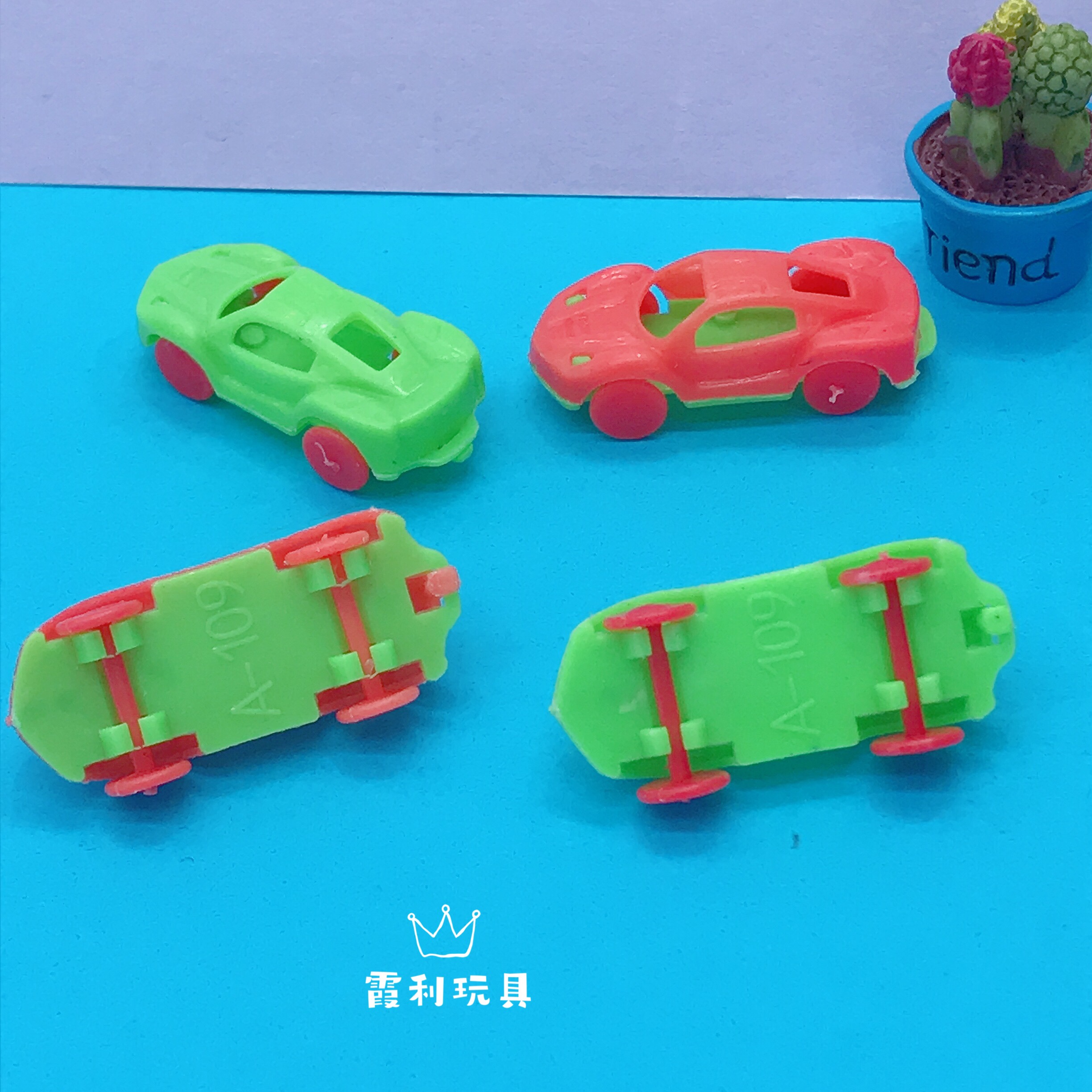 Sliding mini sports car, children's plastic toy, gift gacha detail image 4
