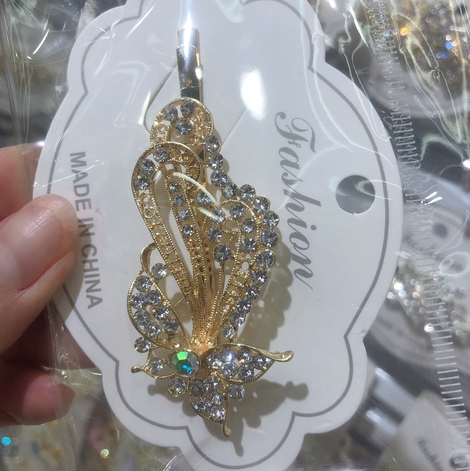 Alloy rhinestones with one side clamping leaves