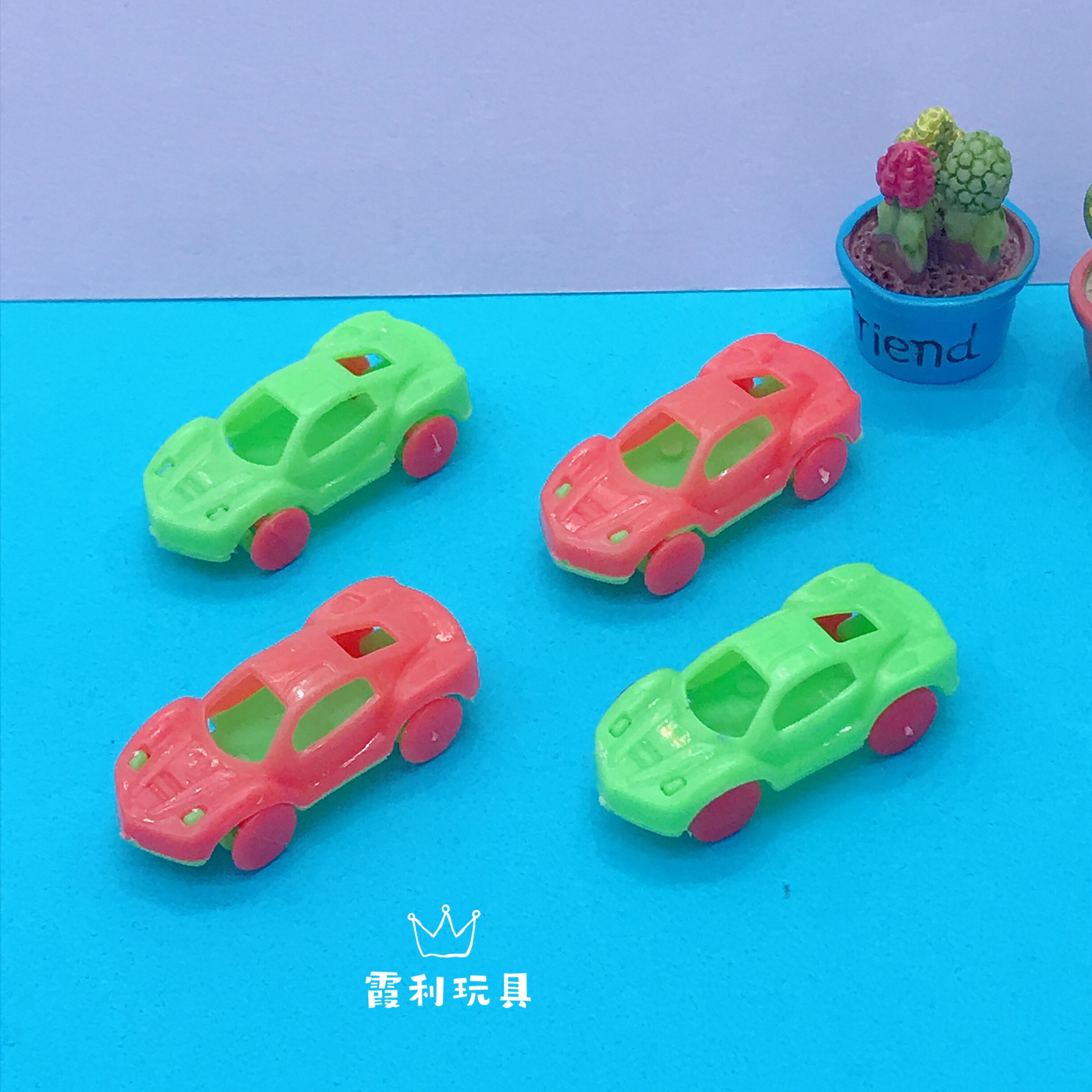 Sliding mini sports car, children's plastic toy, gift gacha detail image 1