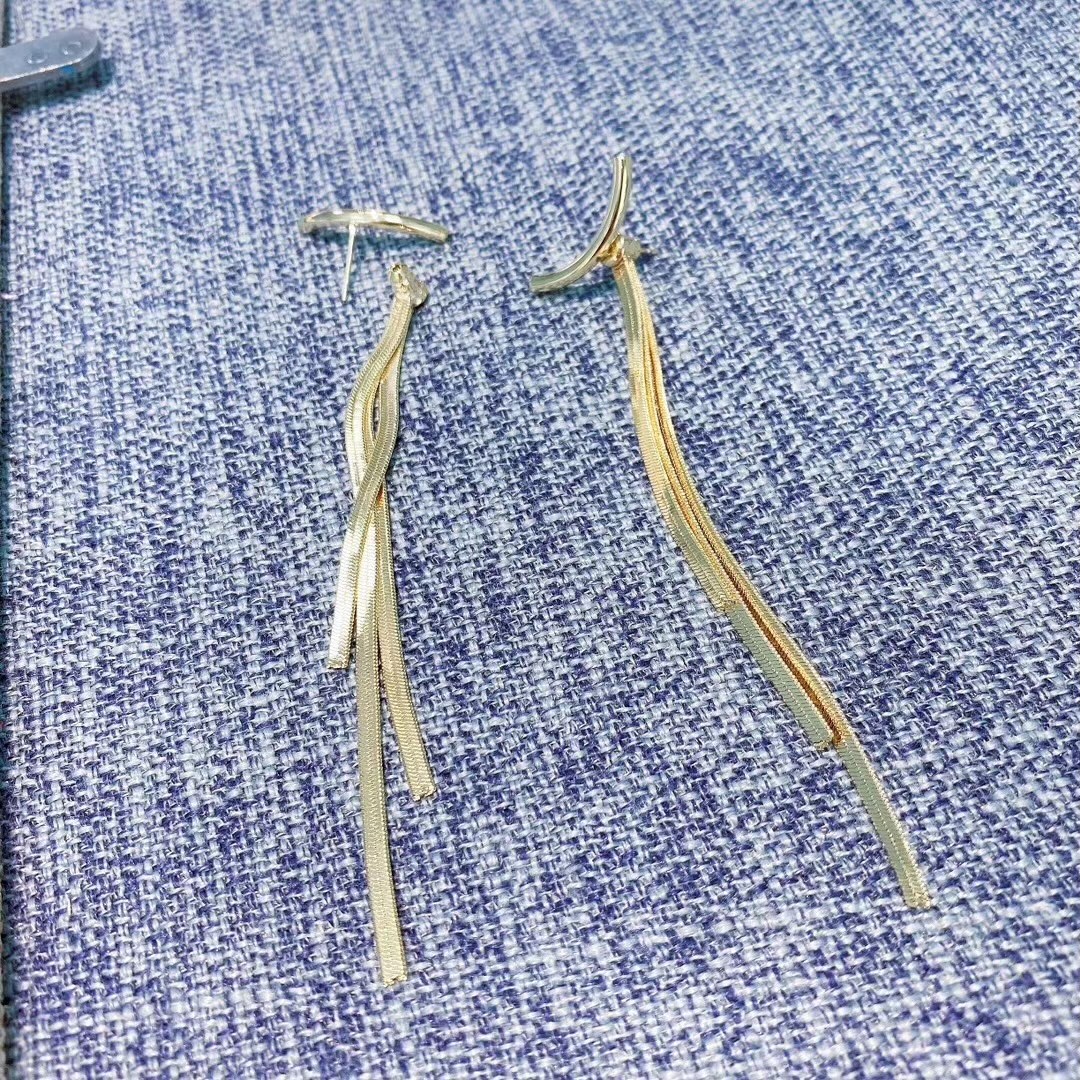 Retro and high-end cat's eye stone elegant earrings for women, 2021 new trendy design, pure silver needle long stud earrings fox details Picture