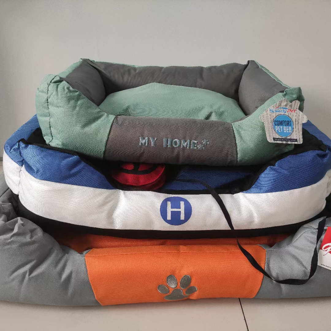 Pet supplies! Dog and cat's nest! Good quality waterproof Oxford cloth nest can be disassembled and washed. The price is cheap. They come in any size.