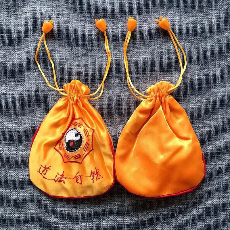 A small Bagua bag that follows the natural way