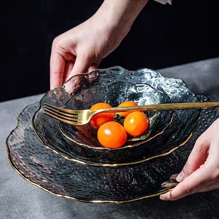 Glass plates, glass bowls, salad plates and glass products, 7820, 3rd Floor, Zone D, Phase I of Fuyuan Glass International Trade City