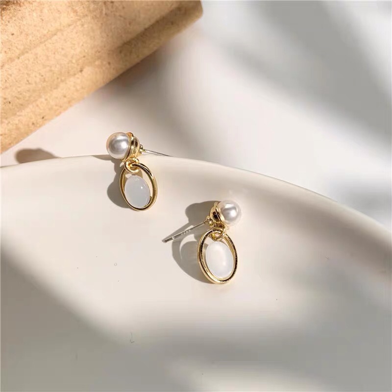Exquisite, sweet, trendy, simple and cute ear studs that are versatile for girls