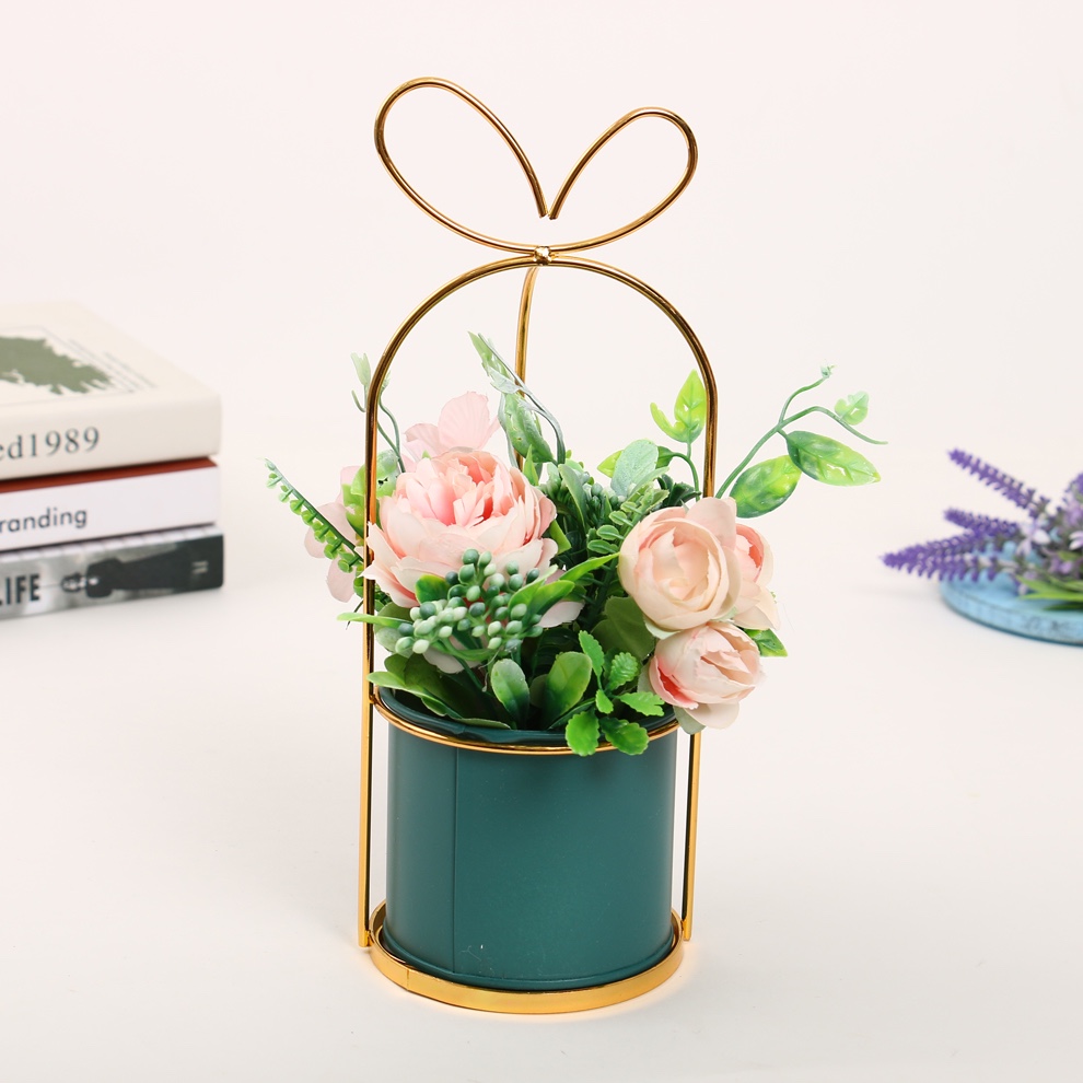 New iron frame artificial flower ornaments Application Scenario