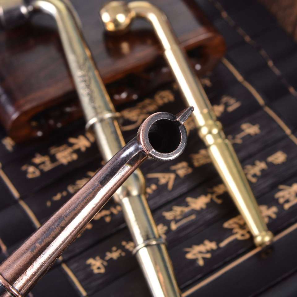 The manufacturer supplies copper-like three-joint copper cigarette butts, filters, long cigarette kettles, grand smoking utensils, business gifts and wholesale gifts detail image 3