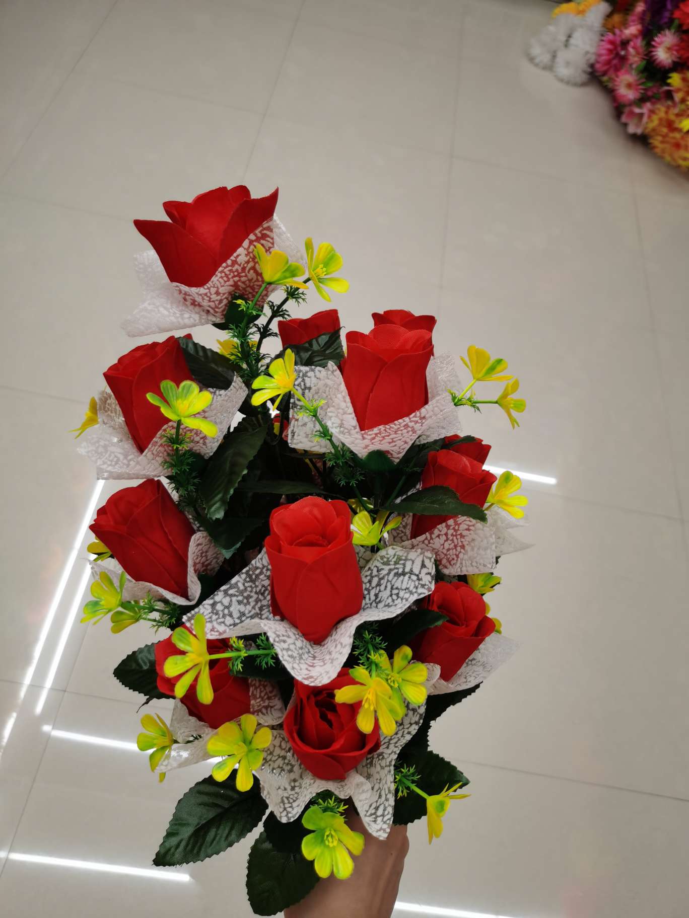 Eighteen roses details Picture