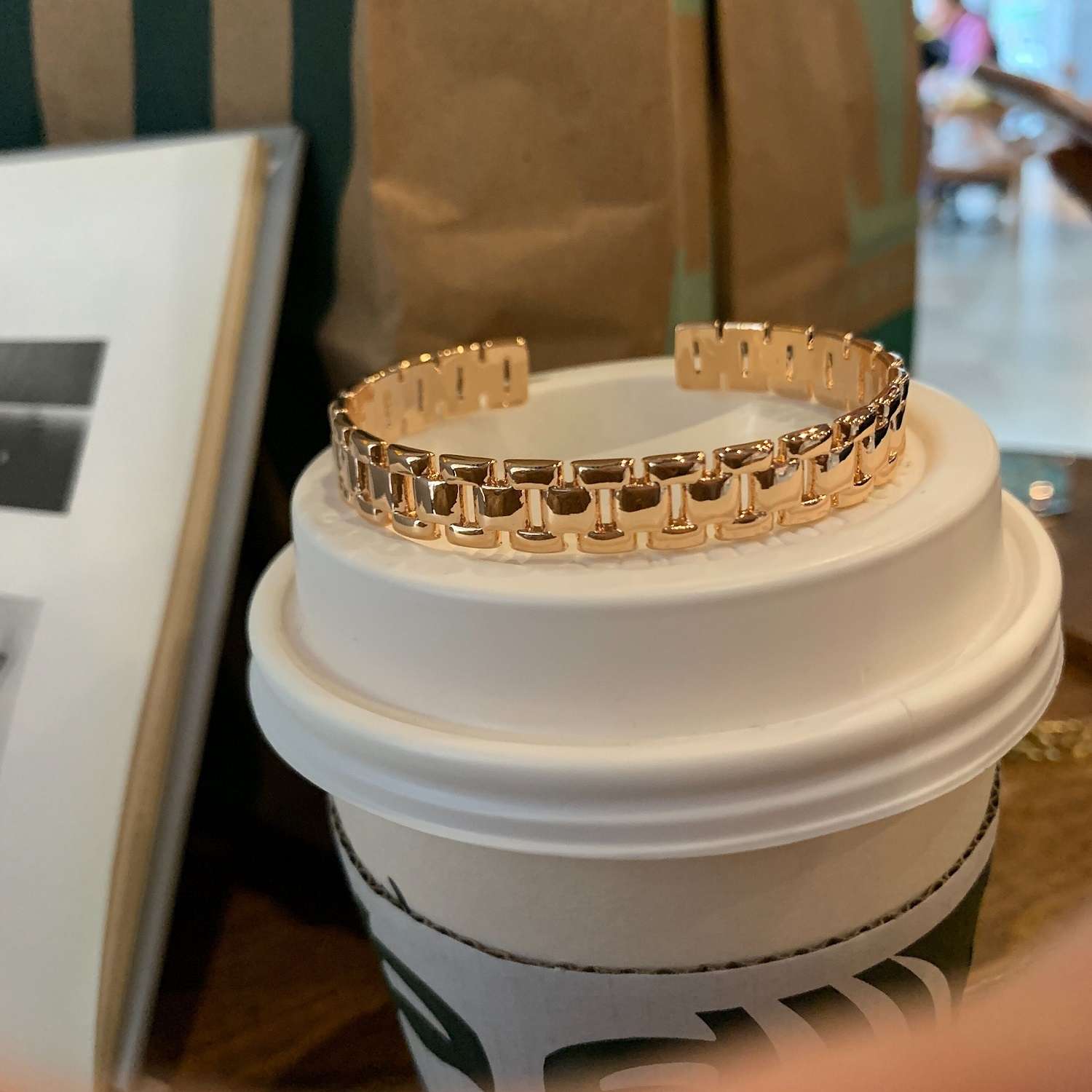 Korean style, unique and fashionable, Instagram, cold and niche design, high-end bracelet, women's light luxury, internet-famous bracelet and accessory Specification image