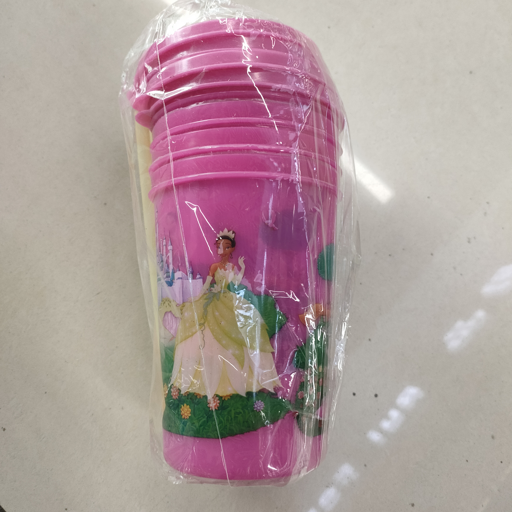 Children's plastic sleeve cups