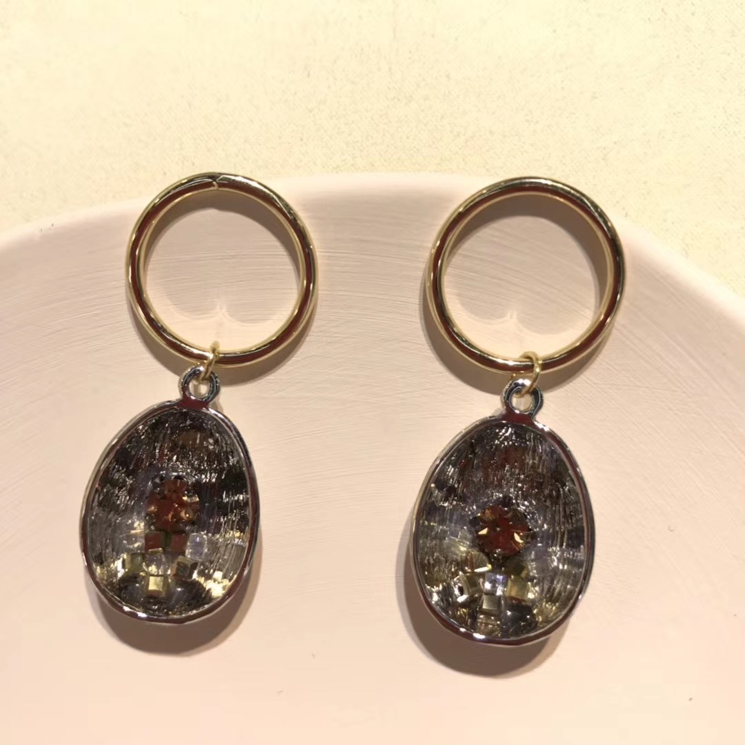 Morandi color verde alta sensibilidad pendientes mujer minimalista influyente moda personalidad nicho temperamento primavera estilo pendientes orejeras