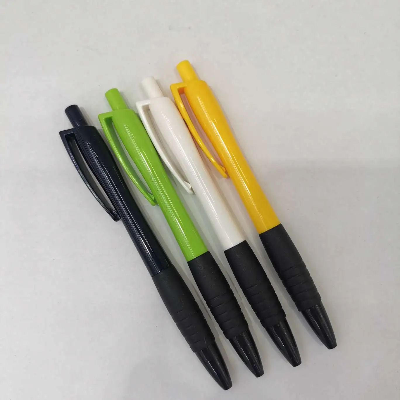 Ballpoint pens are available in stock, trade number 605. Each set contains 32 pens and each box contains 1,920 pens detail image 3