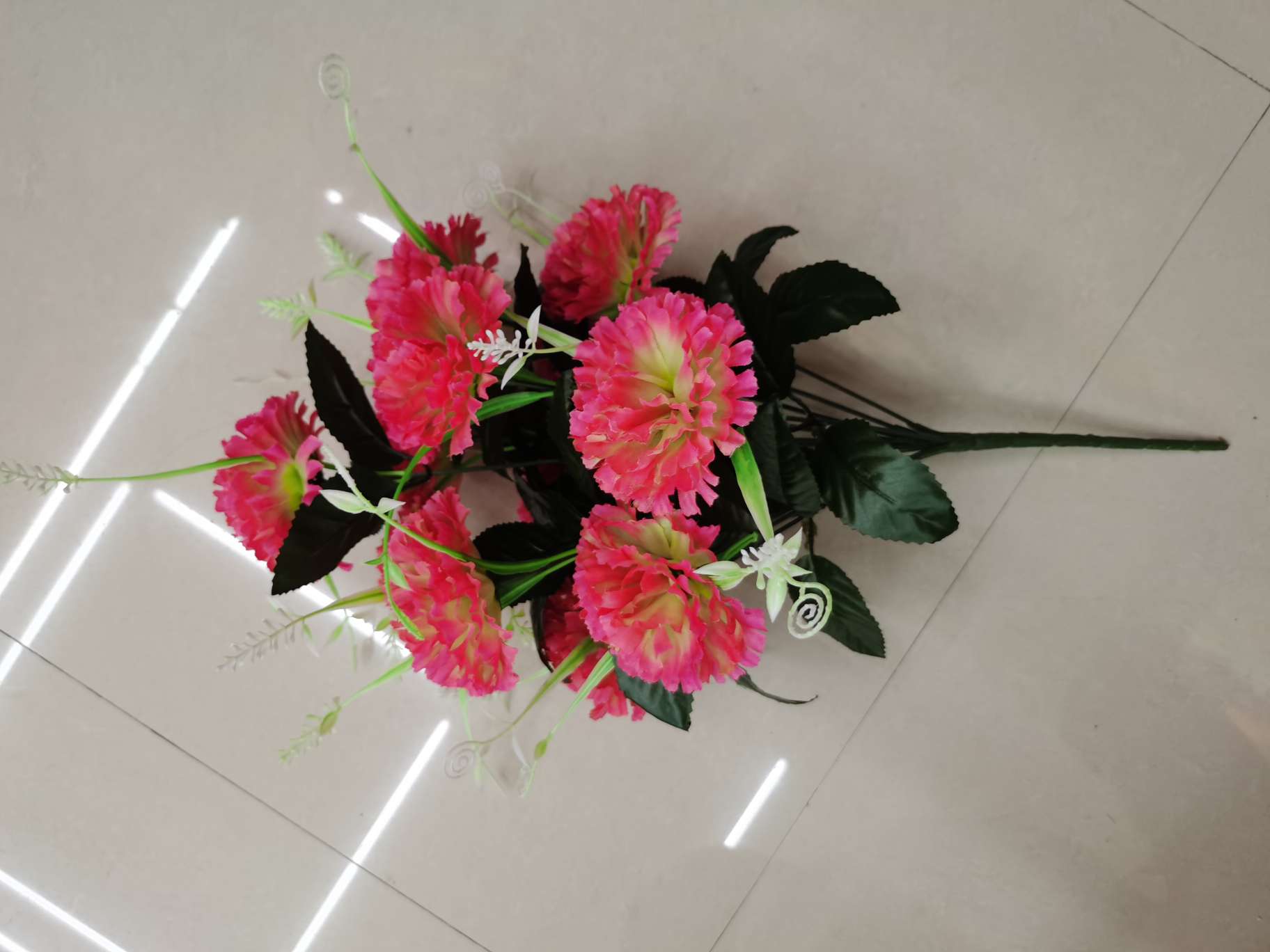 Twelve pink chrysanthemums details Picture