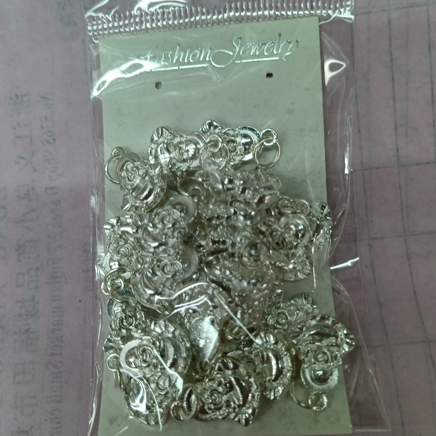 佛银白色吊坠