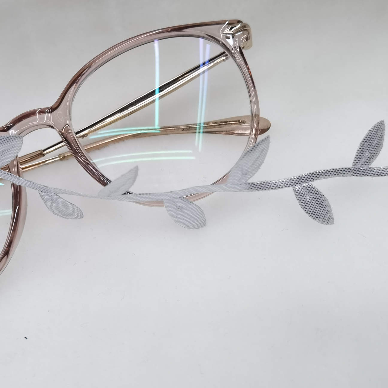Leaf lace, Christmas, toys, clothing, crafts, festivals, ornaments, stationery, cards, packaging, all kinds of factory products can be dg