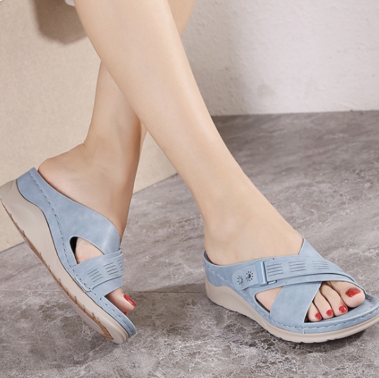 新款坡跟车线串线舒适女鞋妈妈鞋厚底时装鞋