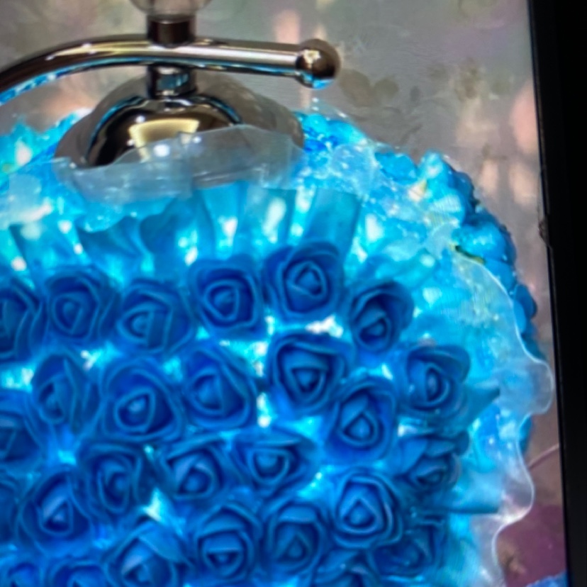 10 European-style light luxury crystal table lamp, ins simple and modern bedroom, warm and romantic, creative wedding room decoration bedside lamp details Picture