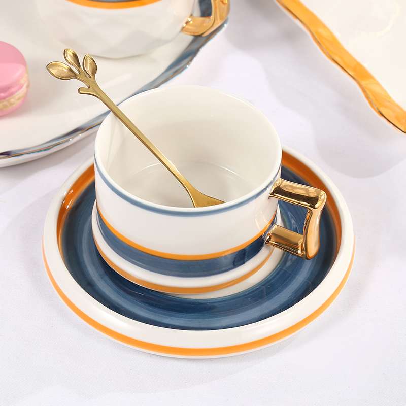 European and American style afternoon tea tableware, two-color large sets of hand-painted coffee cups and plates, office simple coffee cup manufacturer details Picture
