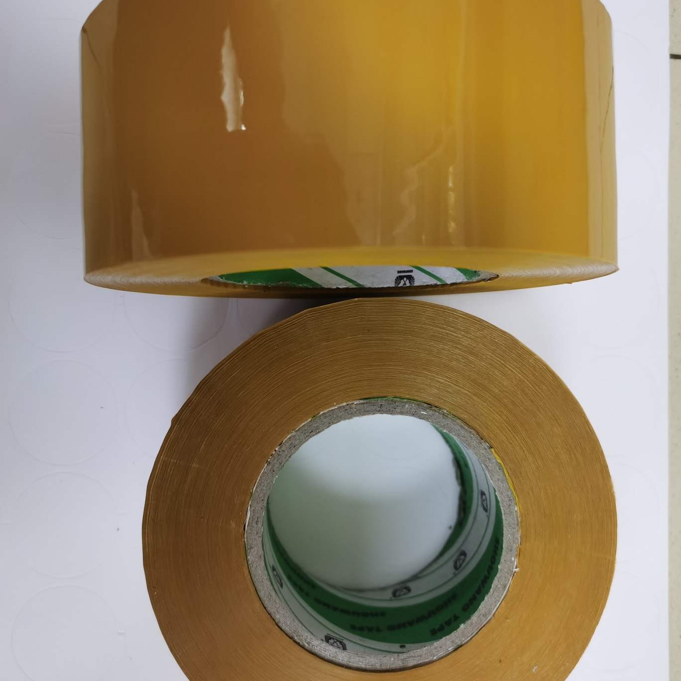 米黄色胶带，不同米长和宽度都可定制。
