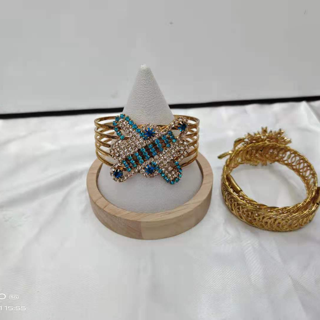 Fashion bracelet 434