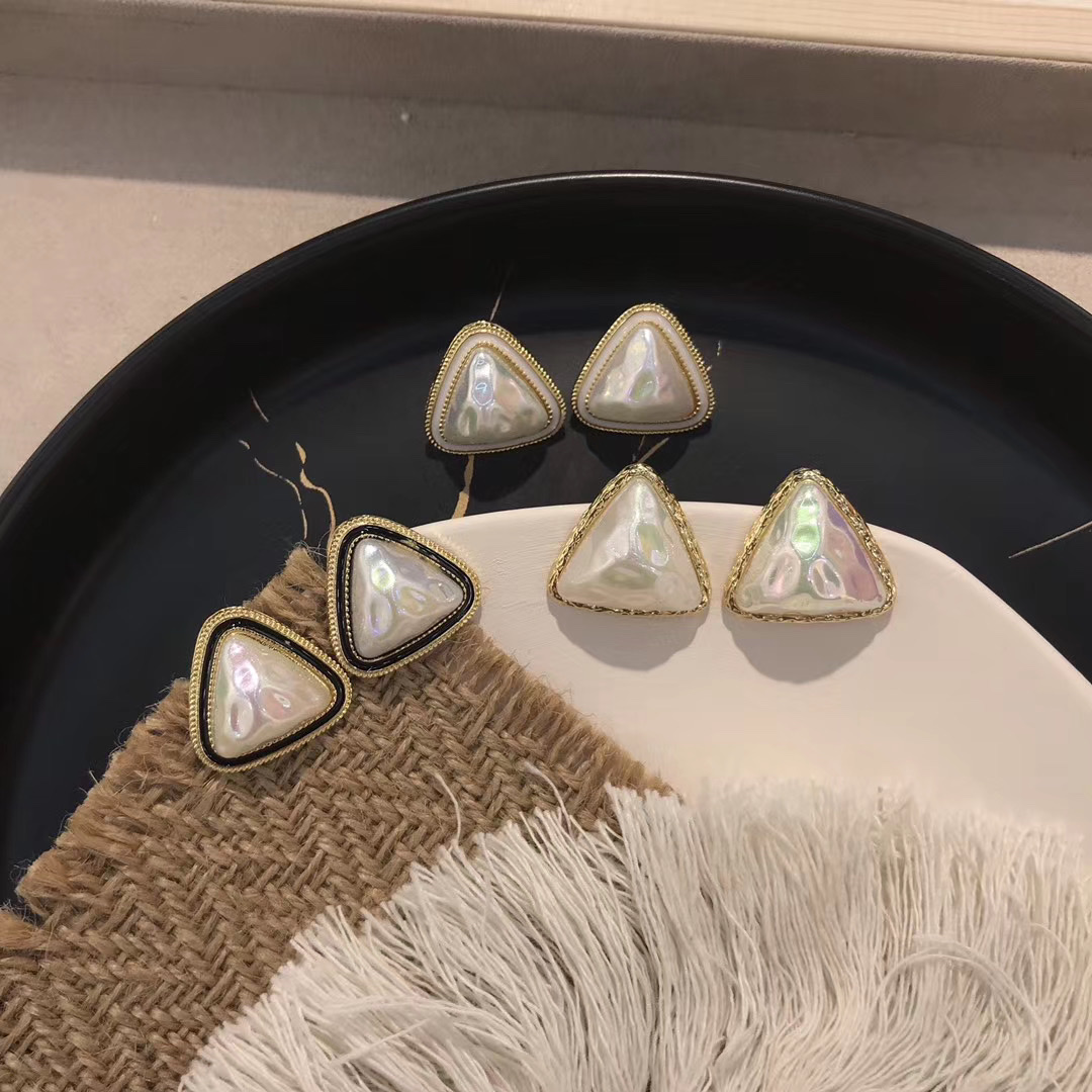 Bow earrings for women, 2021 new trendy Korean style trendy earrings, small and simple stud earrings a details Picture