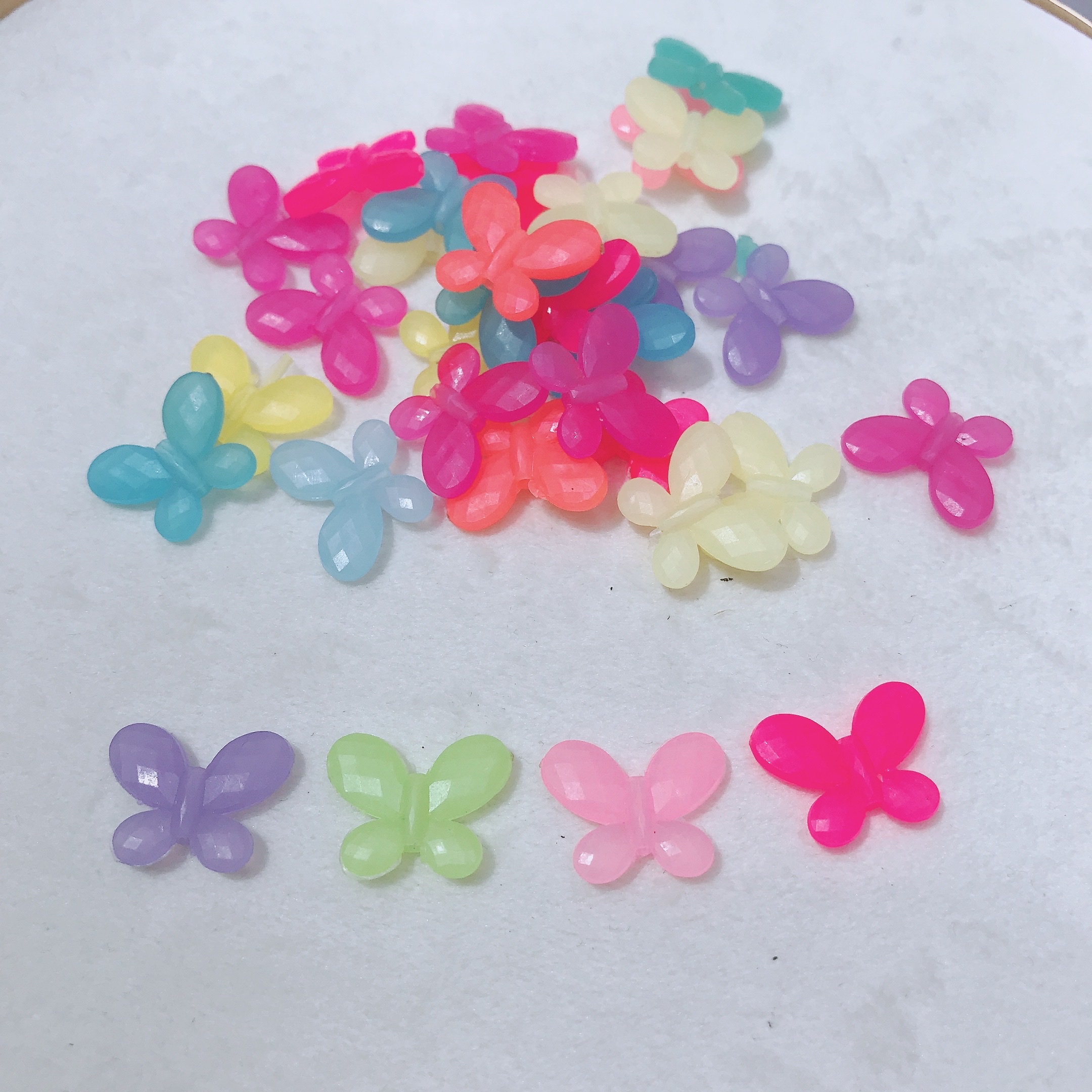 Verano gelatina color gelatina alien bead accesorios accesorios fabricante macaron color DIY hecho a mano collar de niños puzzle bead acrílico accesorios tejido a mano Specification image