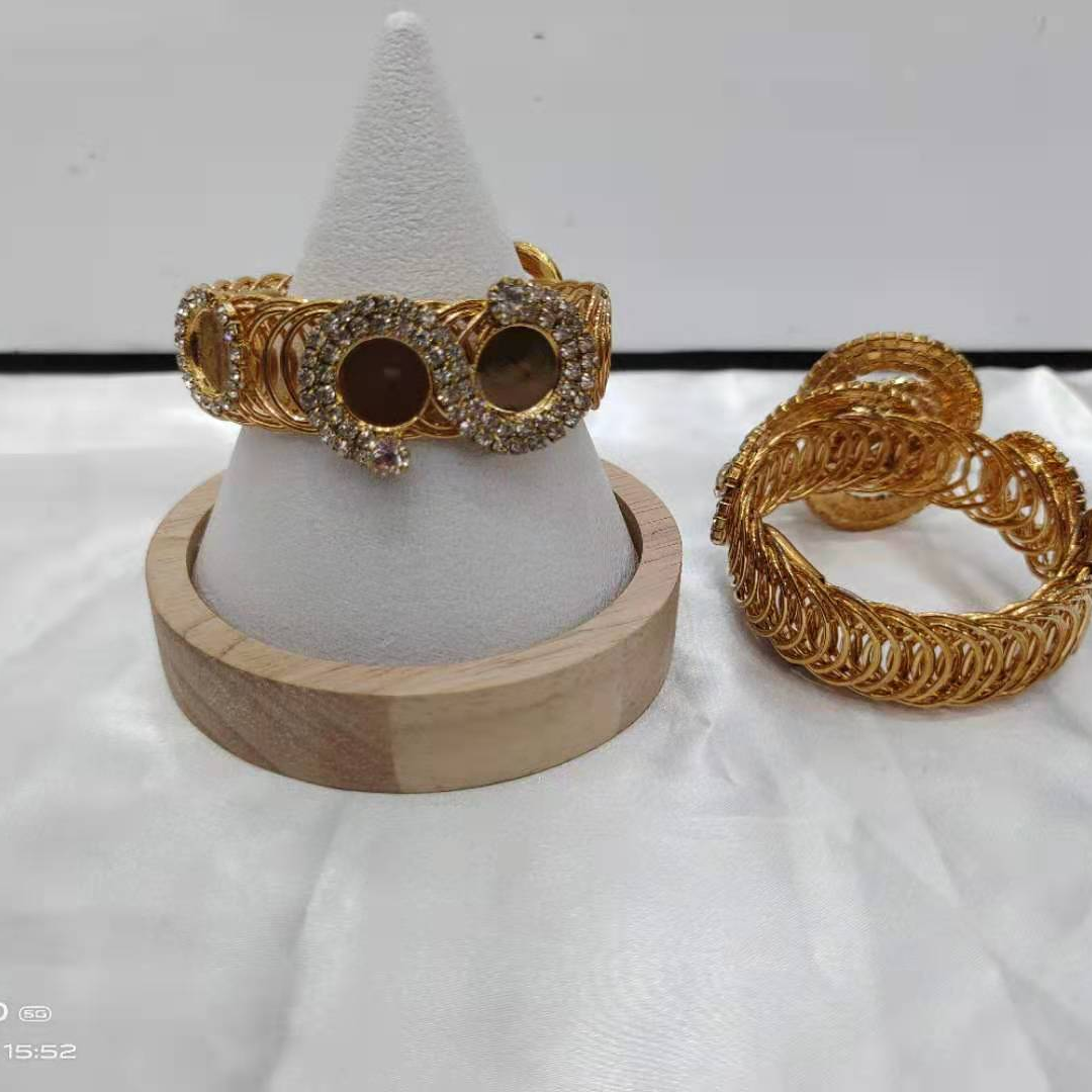 Fashion bracelet 450