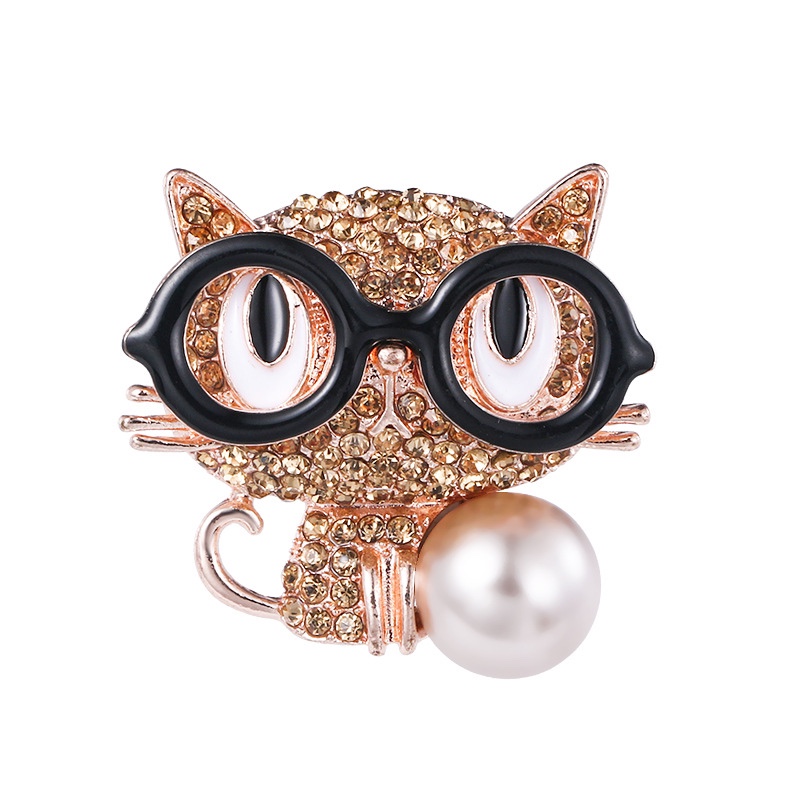 New cartoon animal brooches, fashionable and individual full diamond cat corsages, clothing accessories and pins, one-piece consignment