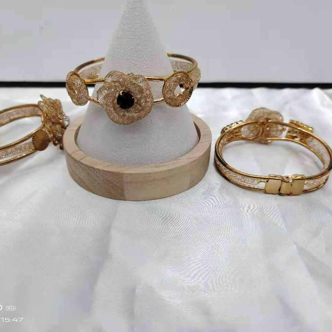 Fashion bracelet 470